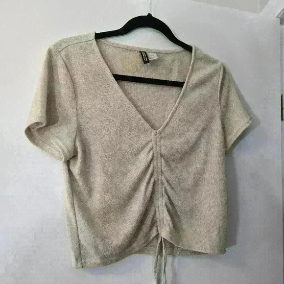 H&M  Top - Picture 2 of 6